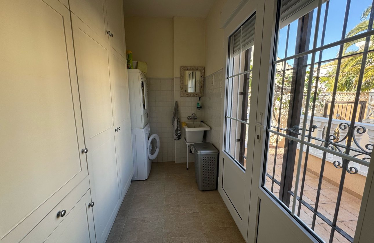 Resale - Villa -
Orihuela Costa - Costa Blanca