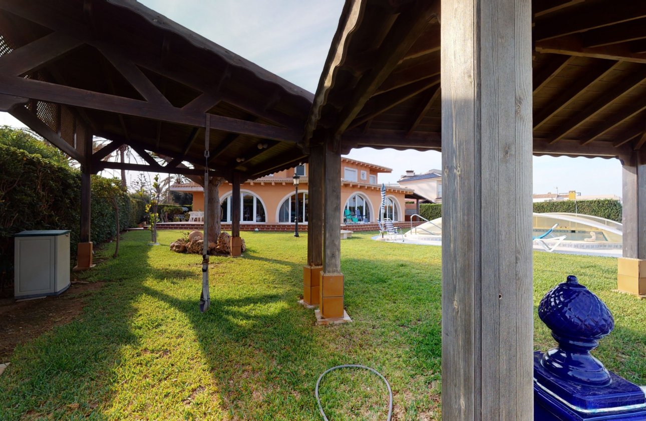 Resale - Villa -
Orihuela Costa - Costa Blanca