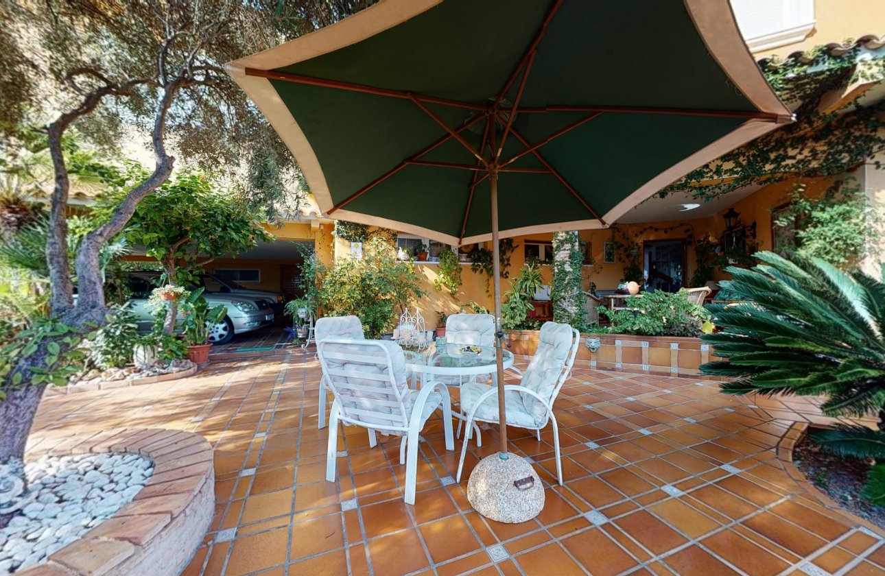 Resale - Villa -
Orihuela Costa - Costa Blanca