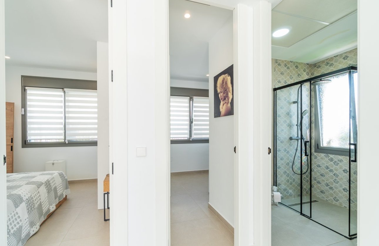 Resale - Villa -
Orihuela Costa - Costa Blanca