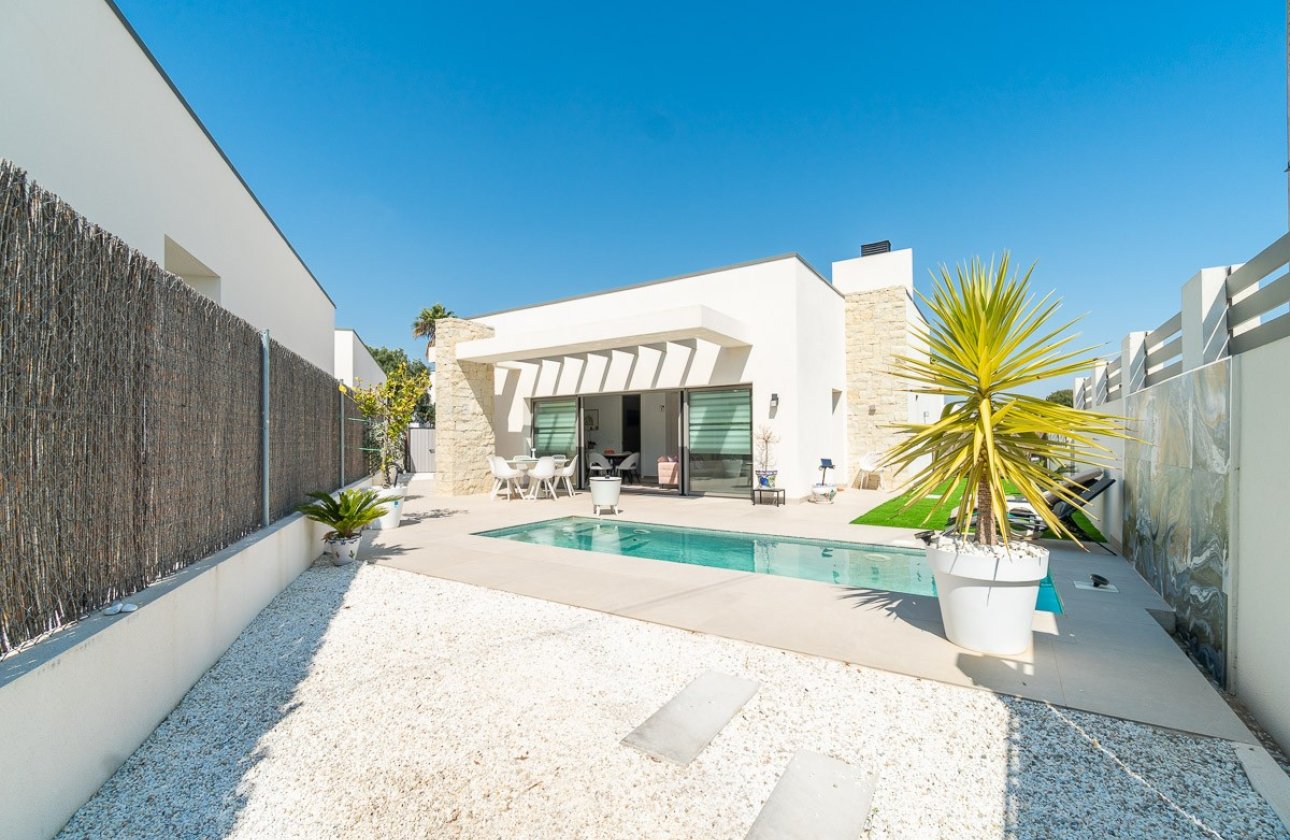 Resale - Villa -
Orihuela Costa - Costa Blanca