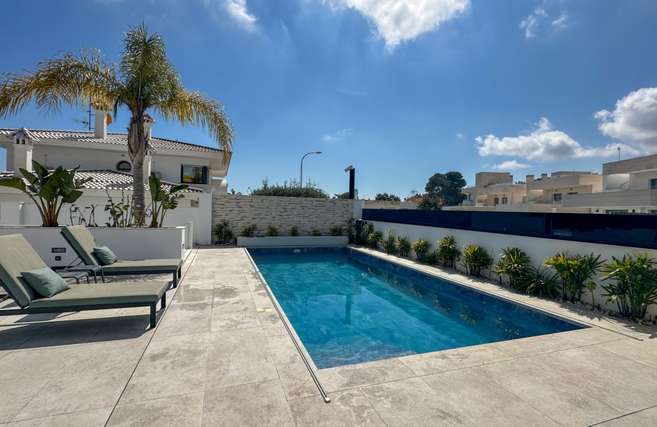 Resale - Villa -
Orihuela Costa - Costa Blanca