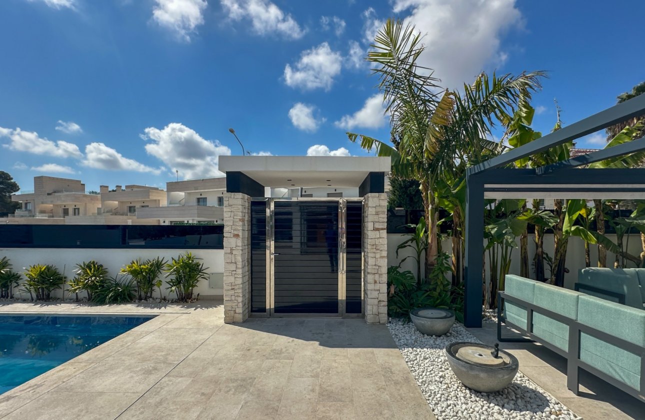 Resale - Villa -
Orihuela Costa - Costa Blanca