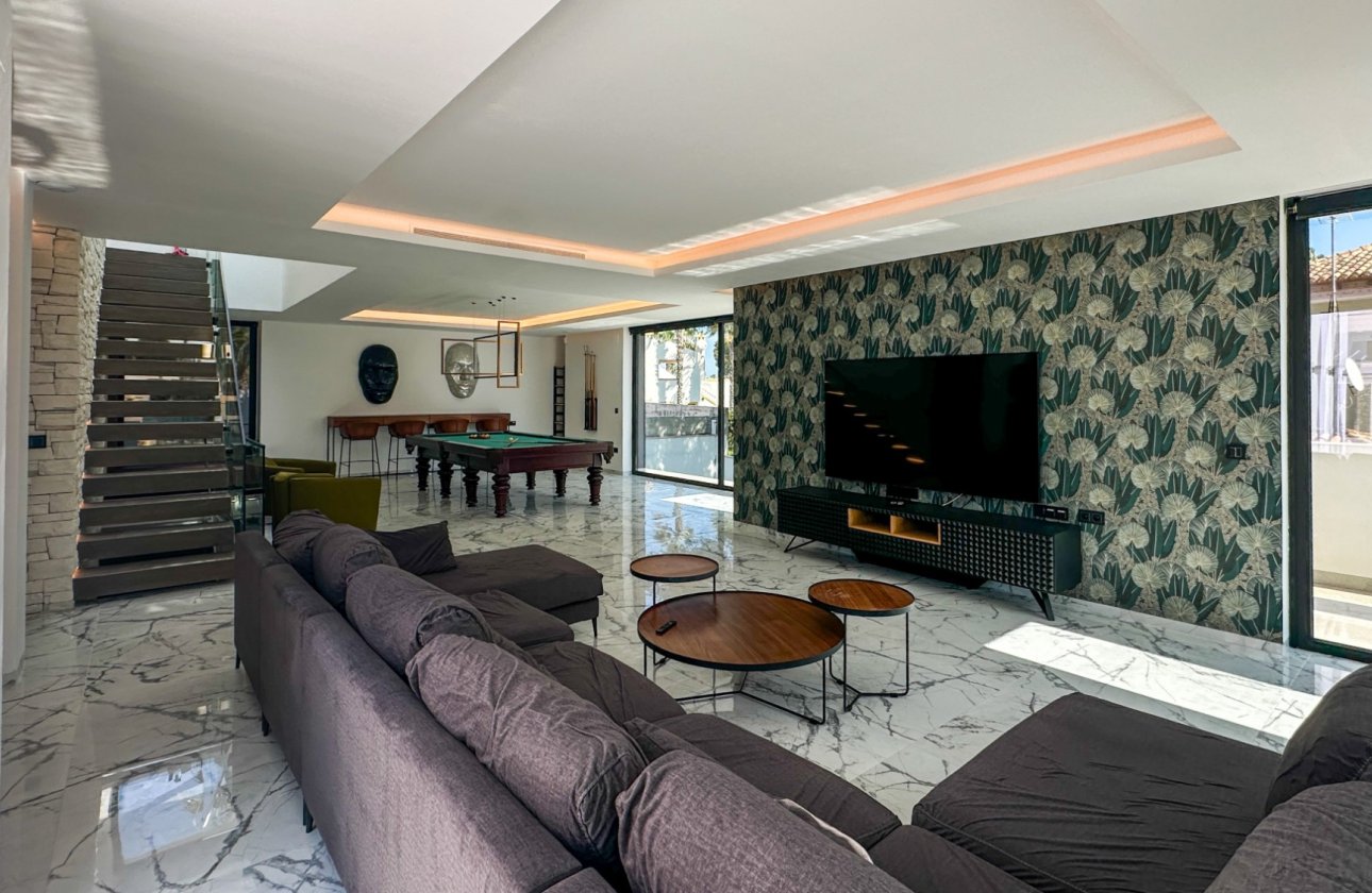 Resale - Villa -
Orihuela Costa - Costa Blanca