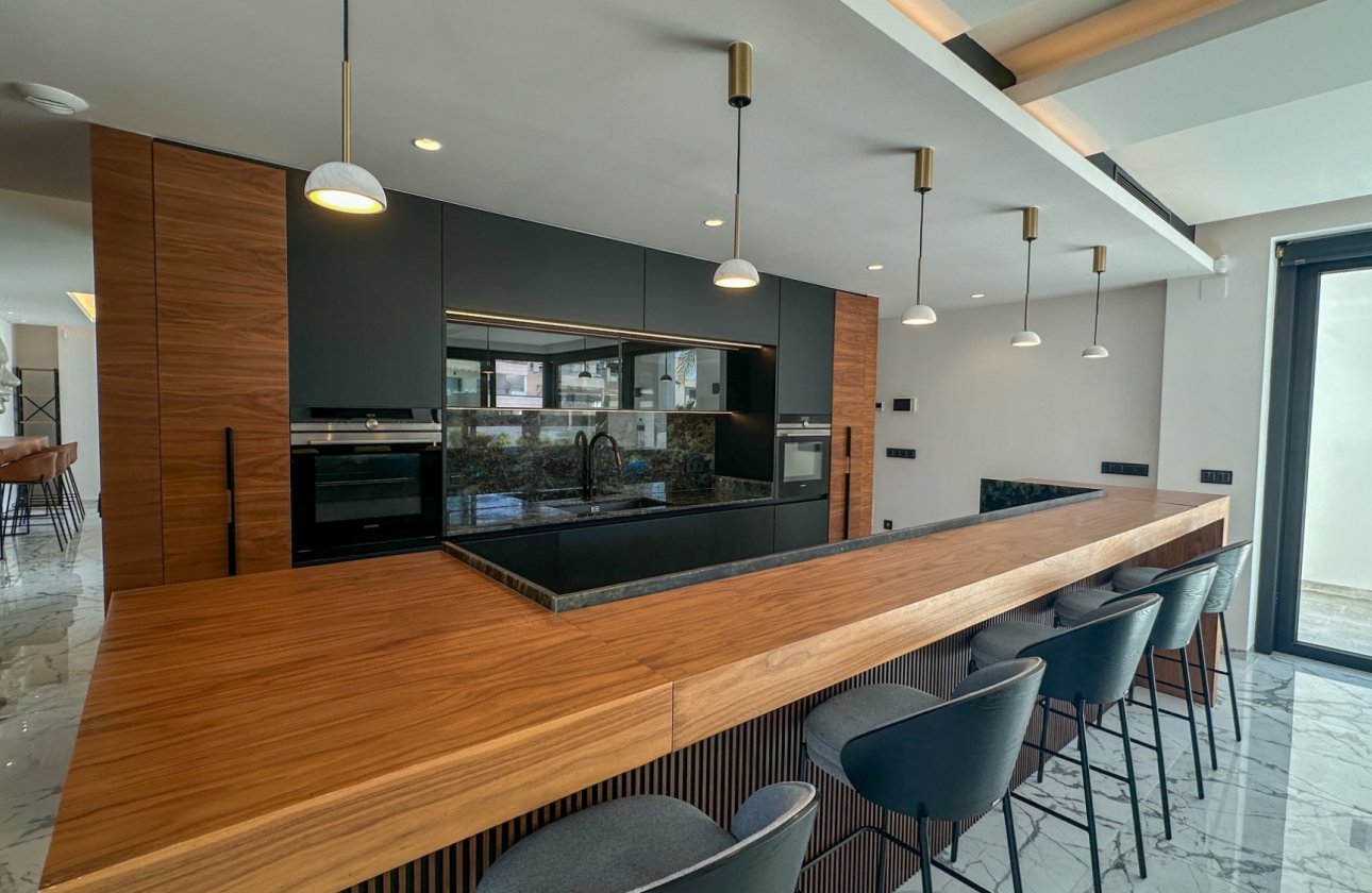 Resale - Villa -
Orihuela Costa - Costa Blanca