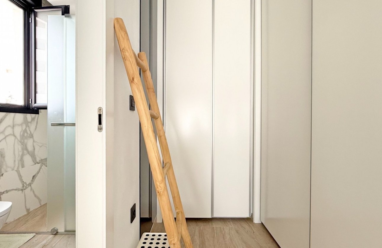 Resale - Villa -
Orihuela Costa - Costa Blanca