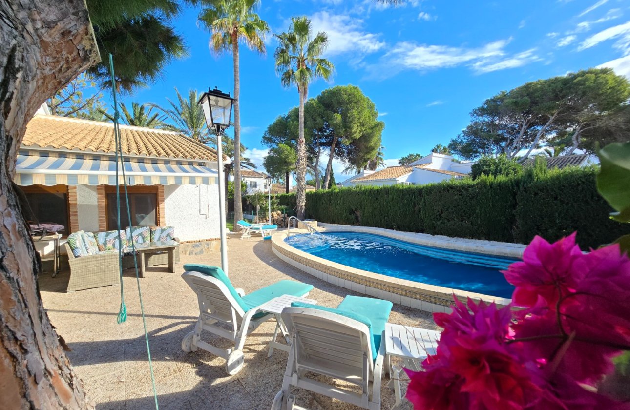 Resale - Villa -
Orihuela Costa - Costa Blanca