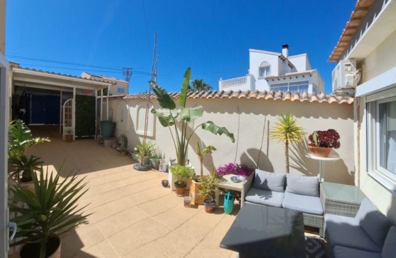 Resale - Villa -
Orihuela Costa - Costa Blanca