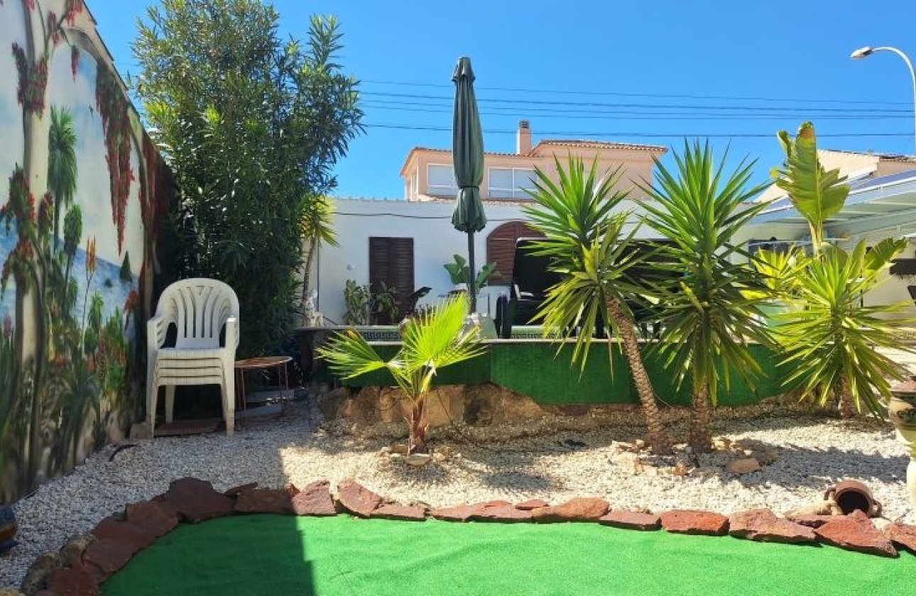 Resale - Villa -
Orihuela Costa - Costa Blanca