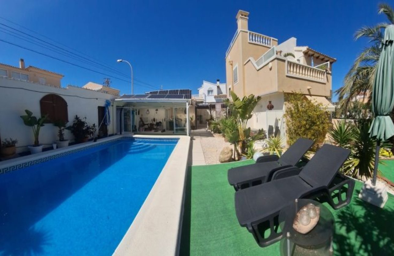 Resale - Villa -
Orihuela Costa - Costa Blanca