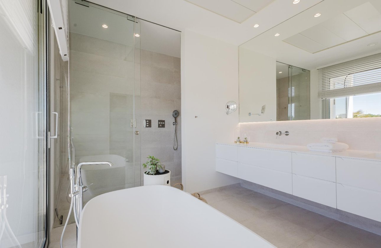 Resale - Villa -
Orihuela Costa - Costa Blanca
