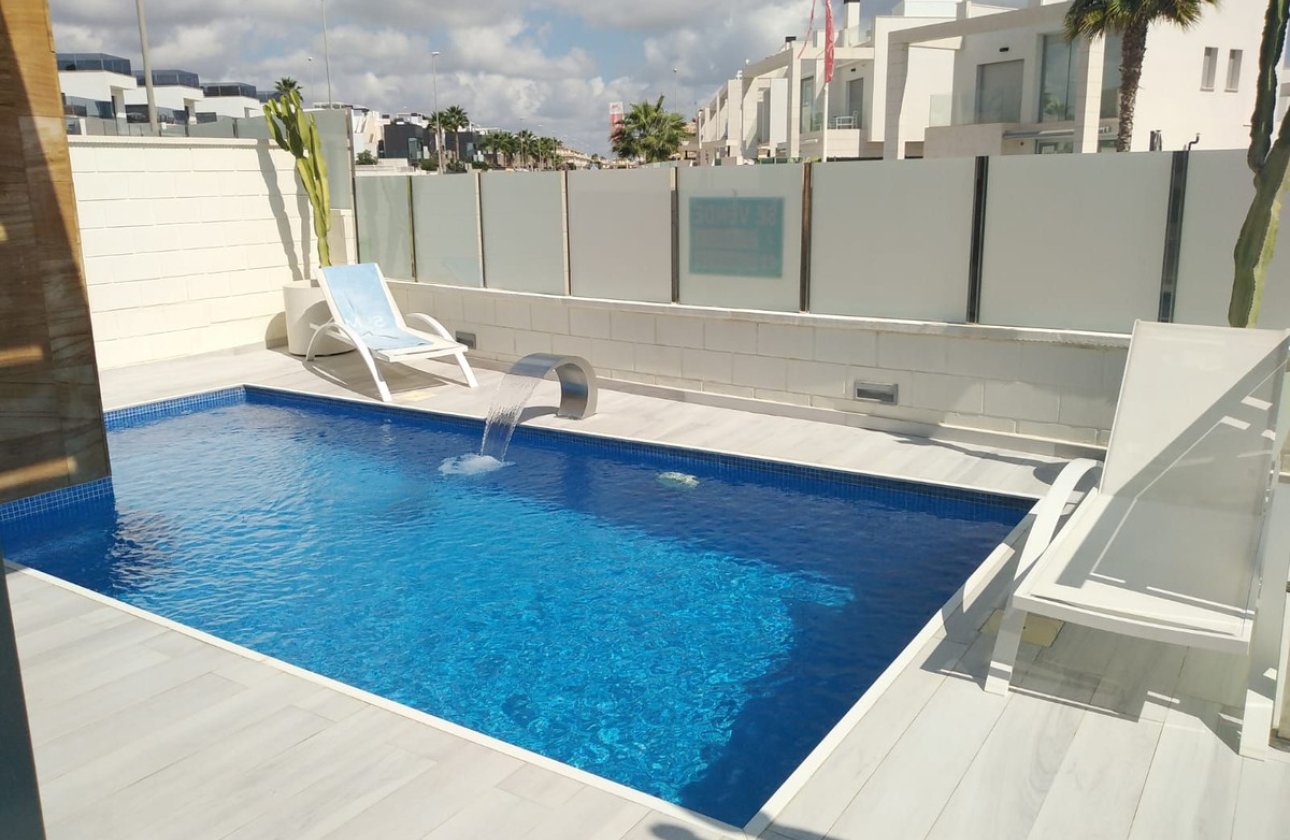 Resale - Villa -
Orihuela Costa - Costa Blanca