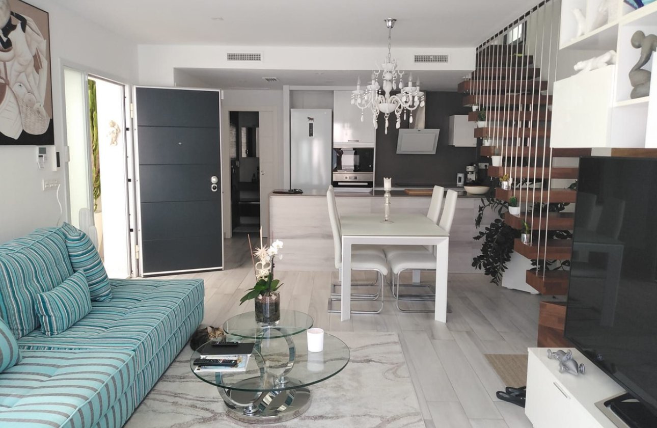 Resale - Villa -
Orihuela Costa - Costa Blanca