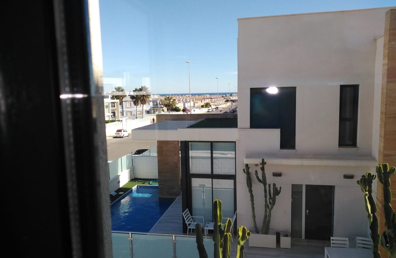 Resale - Villa -
Orihuela Costa - Costa Blanca