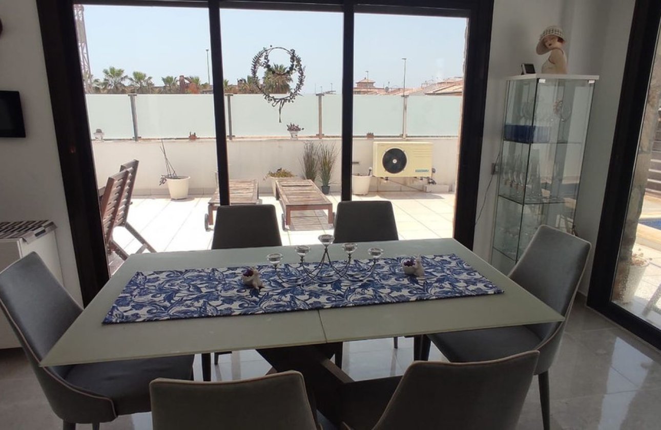 Resale - Villa -
Orihuela Costa - Costa Blanca