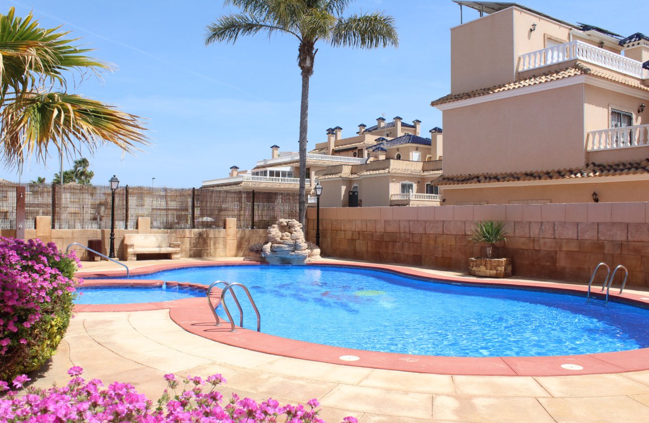 Resale - Villa -
Orihuela Costa - Costa Blanca