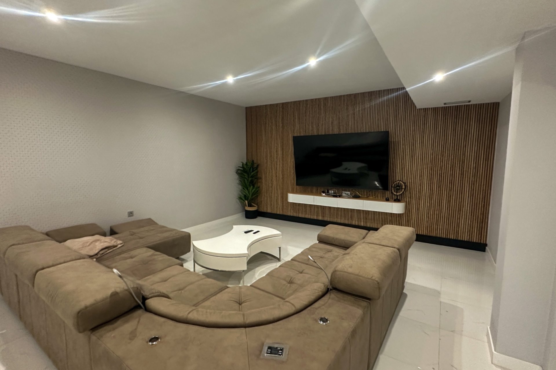 Resale - Villa -
Orihuela Costa - Costa Blanca