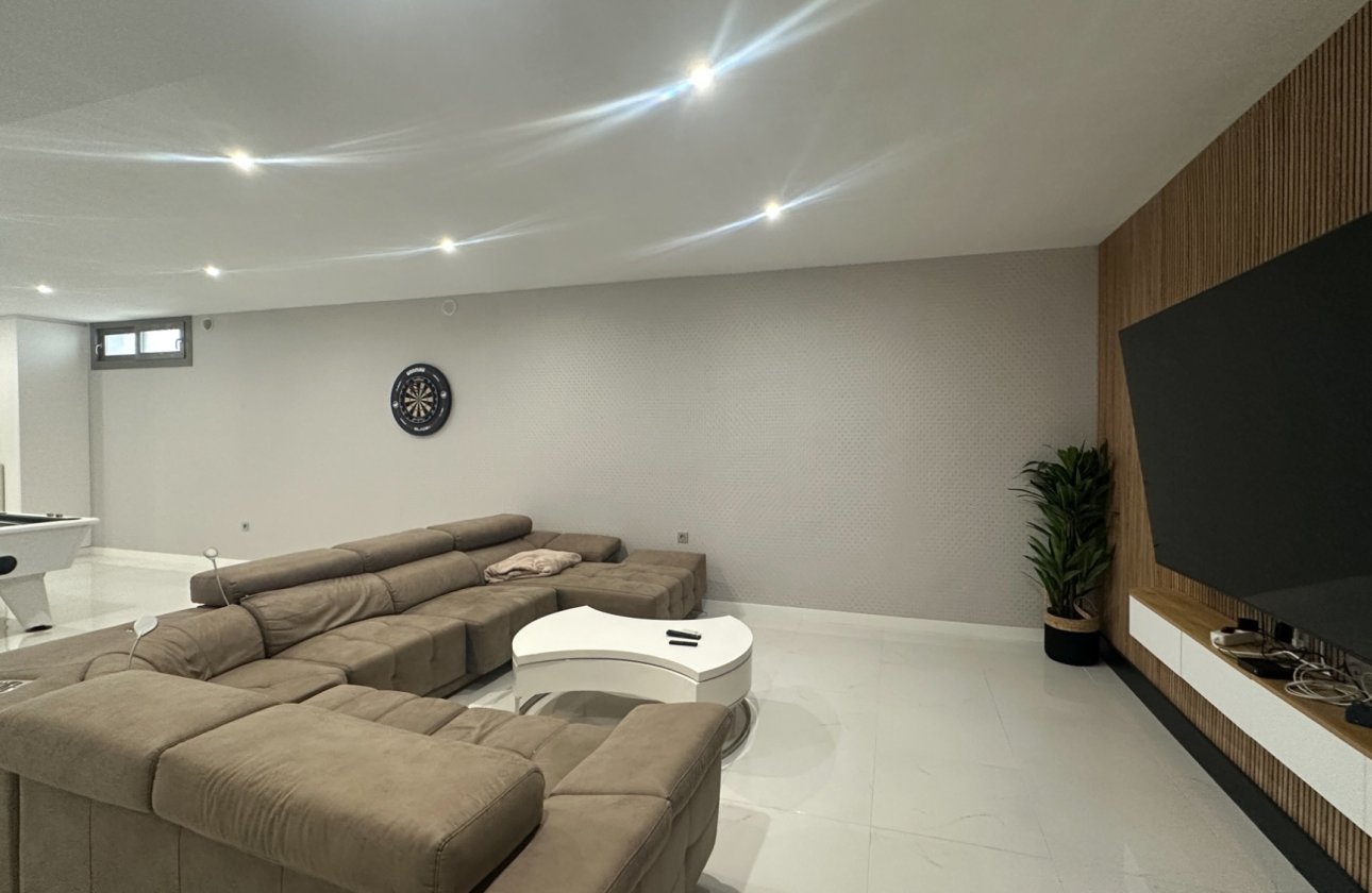 Resale - Villa -
Orihuela Costa - Costa Blanca