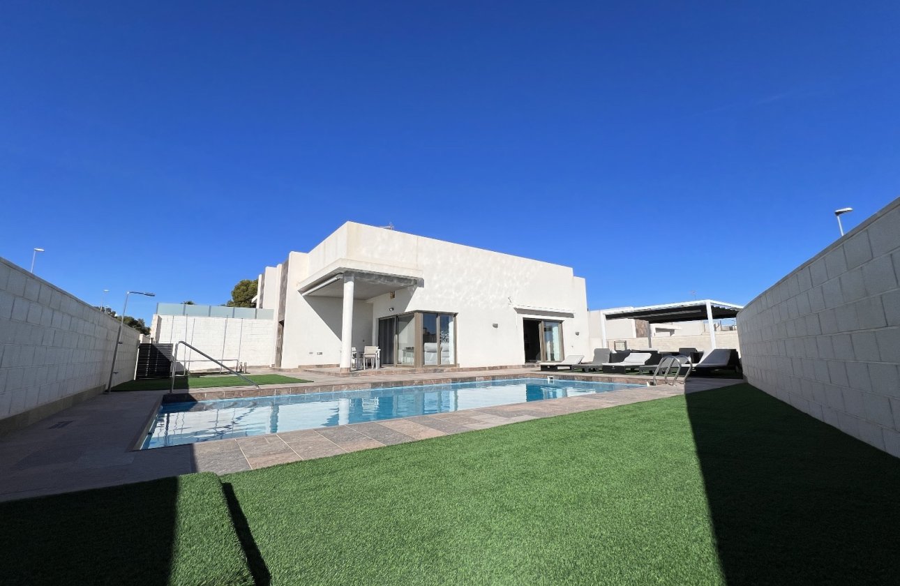 Resale - Villa -
Orihuela Costa - Costa Blanca