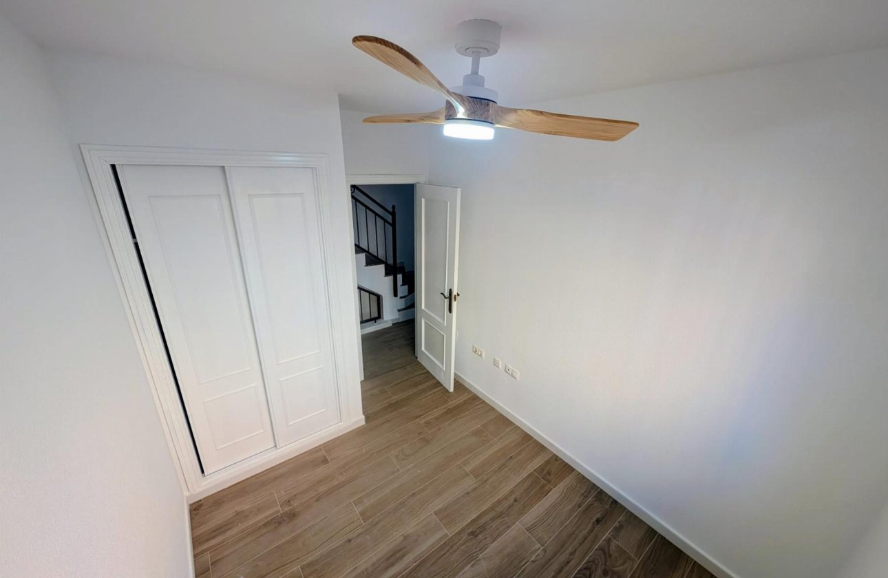 Resale - Villa -
Orihuela Costa - Costa Blanca