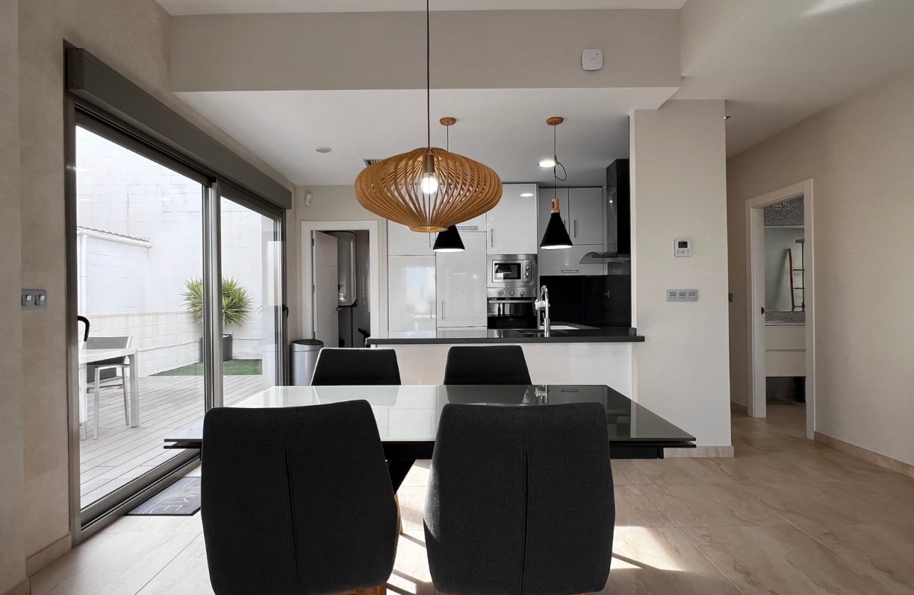 Resale - Villa -
Orihuela Costa - Costa Blanca