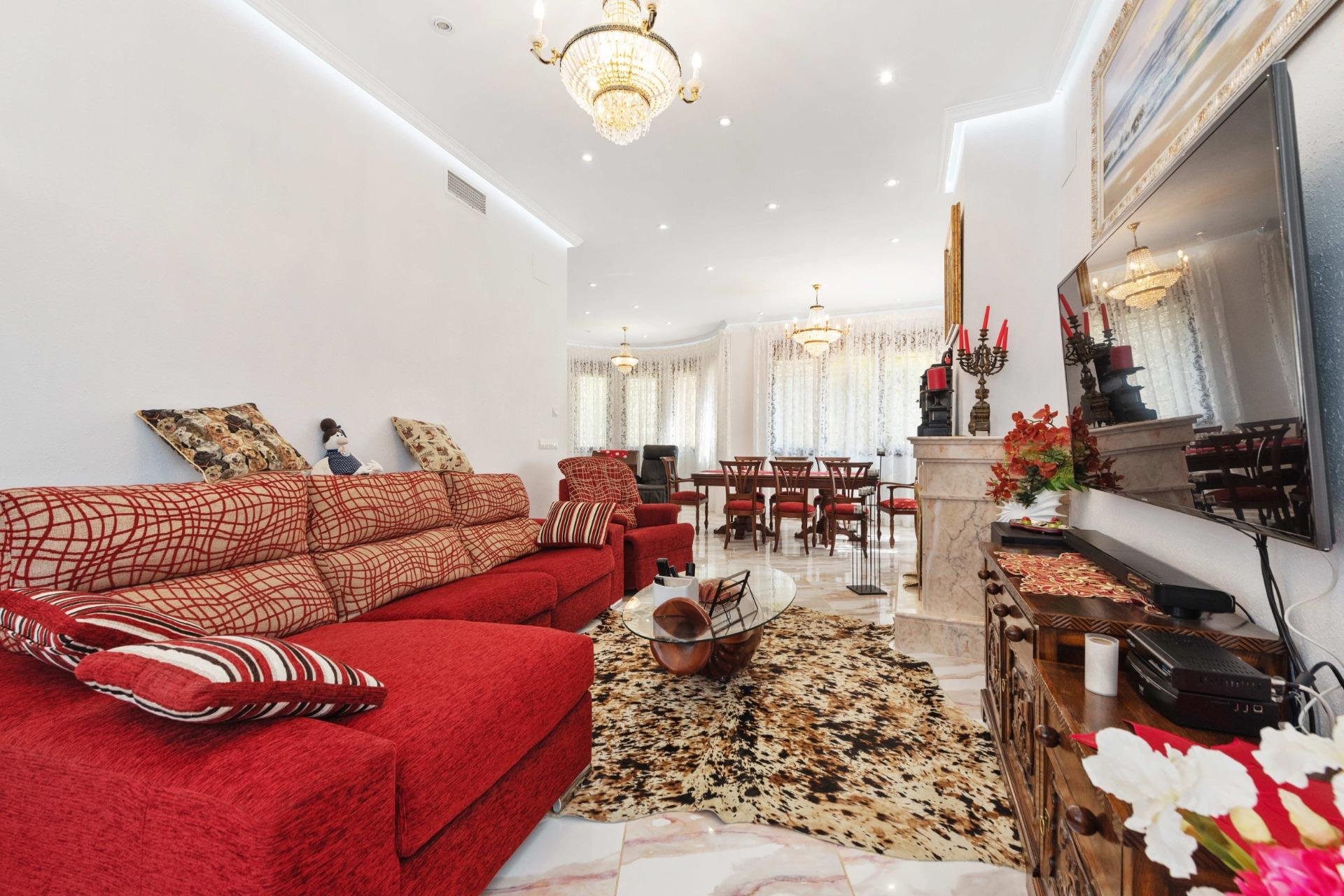Resale - Villa -
Orihuela Costa - Costa Blanca