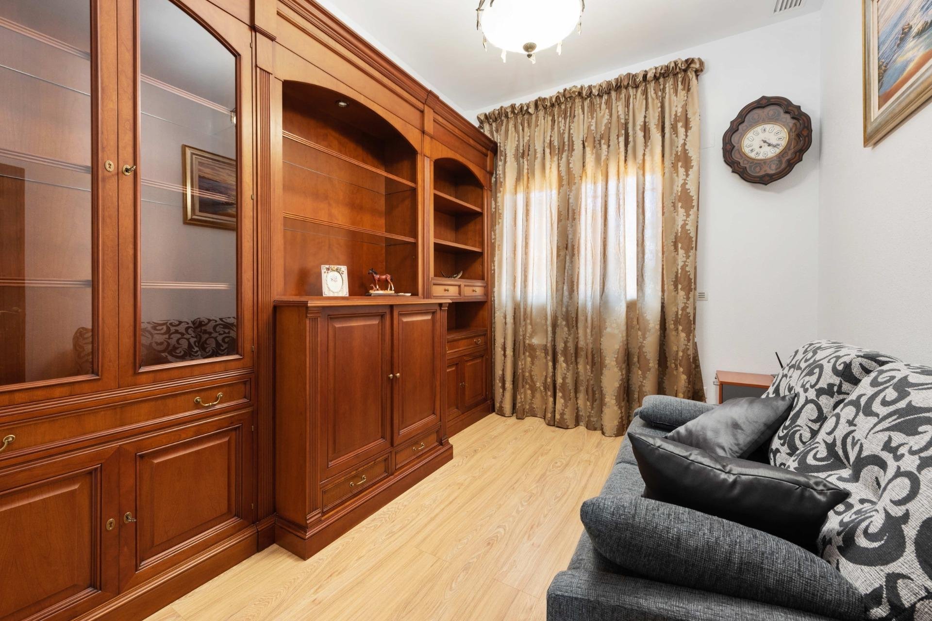 Resale - Villa -
Orihuela Costa - Costa Blanca