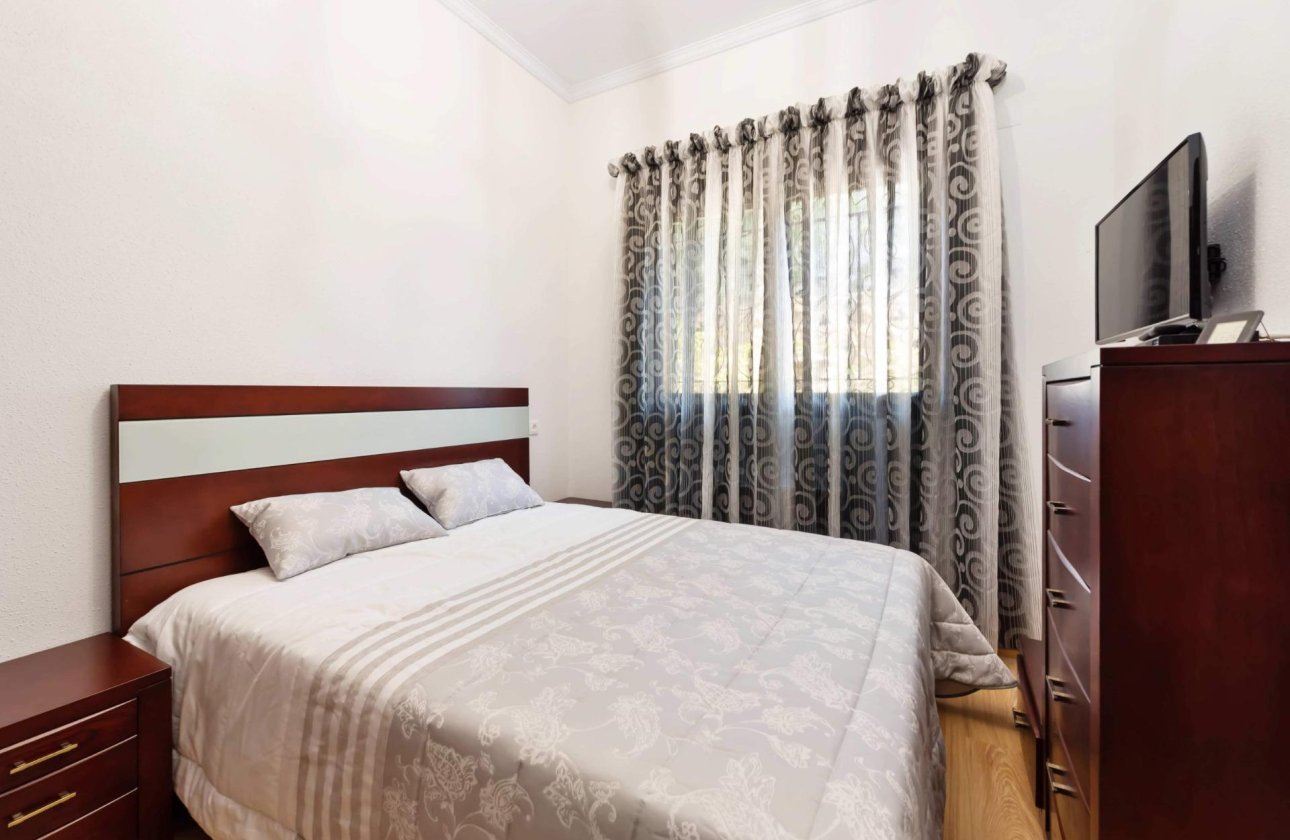 Resale - Villa -
Orihuela Costa - Costa Blanca
