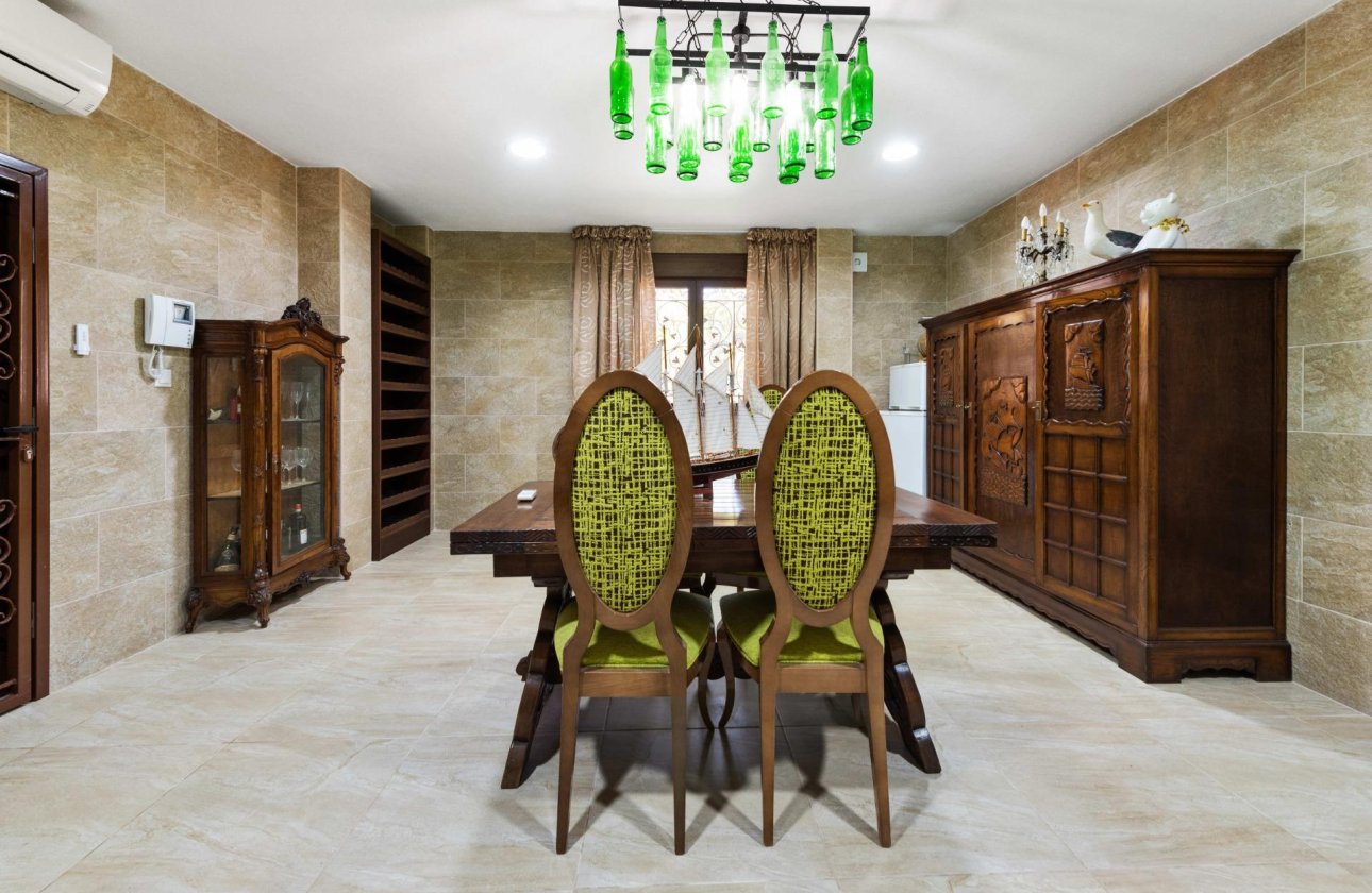 Resale - Villa -
Orihuela Costa - Costa Blanca