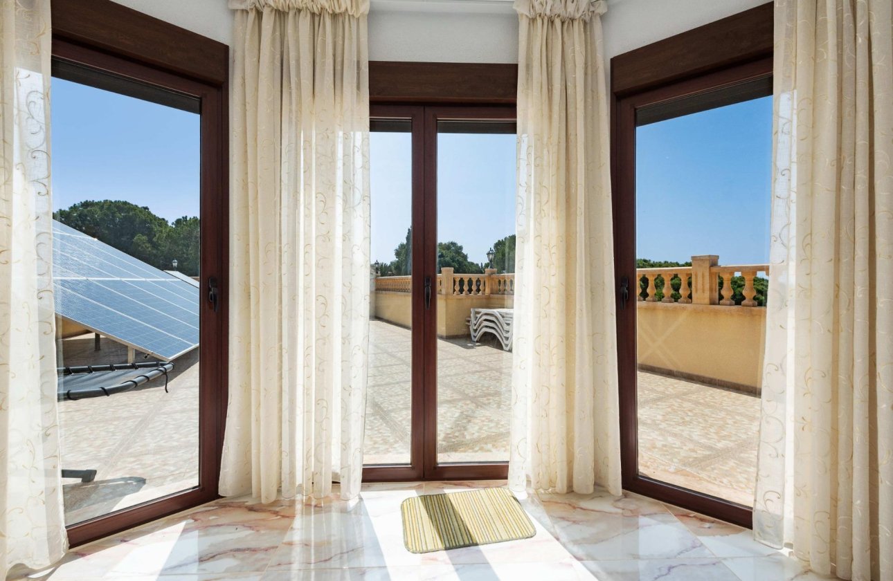 Resale - Villa -
Orihuela Costa - Costa Blanca