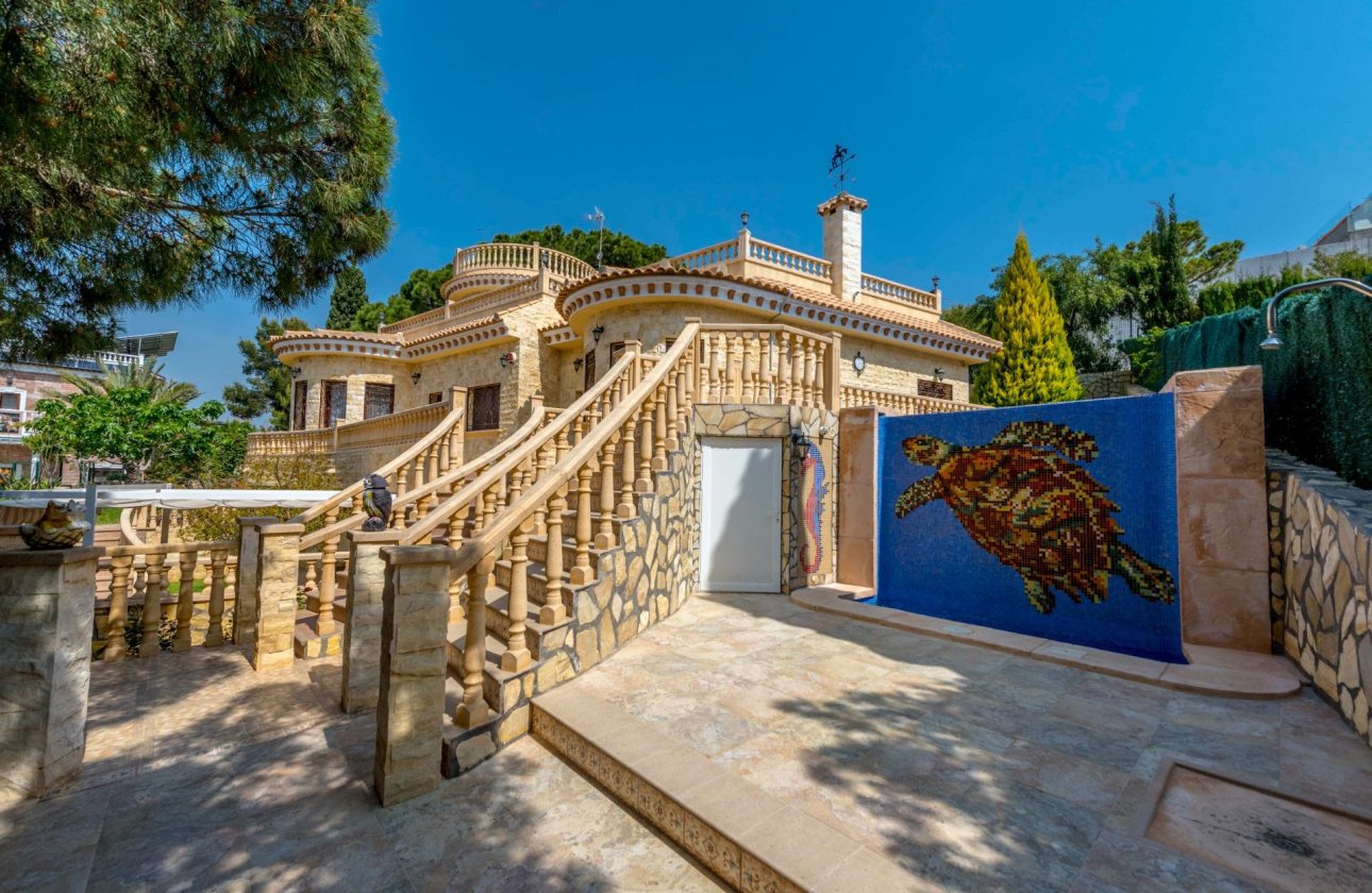 Resale - Villa -
Orihuela Costa - Costa Blanca
