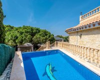 Resale - Villa -
Orihuela Costa - Costa Blanca