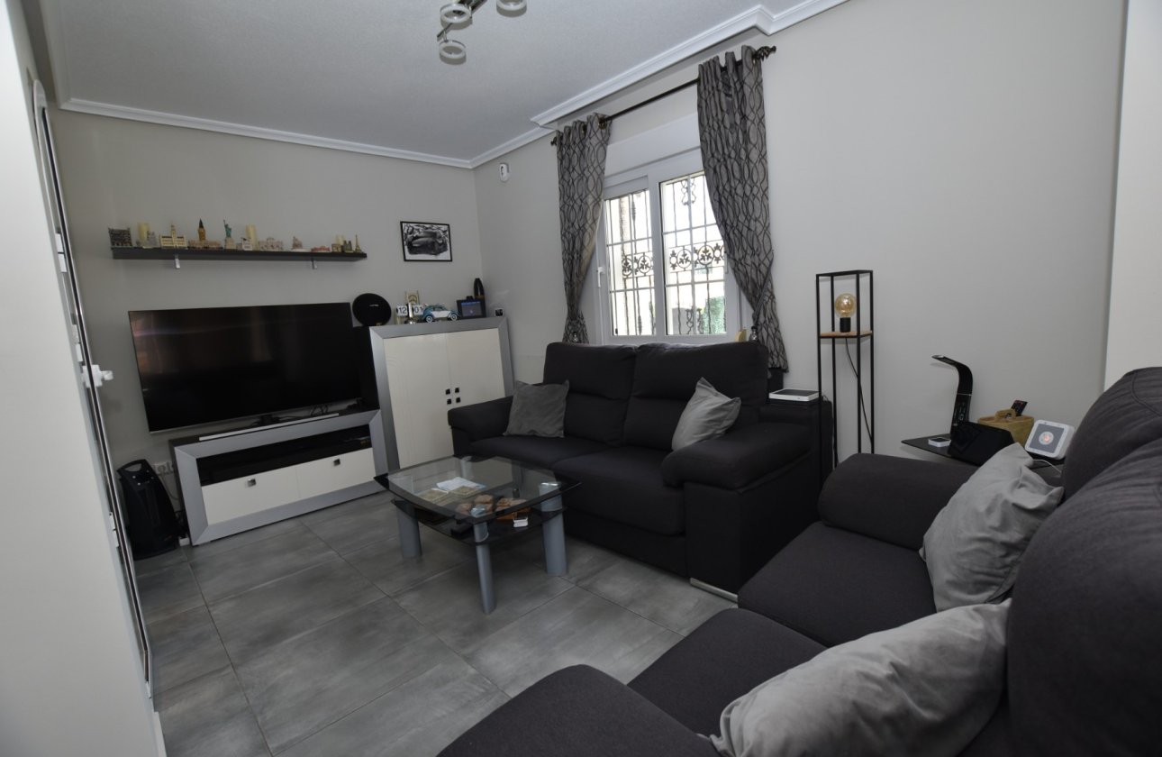 Resale - Villa -
Orihuela Costa - Costa Blanca
