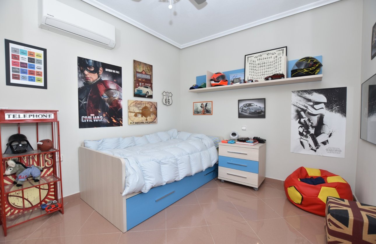Resale - Villa -
Orihuela Costa - Costa Blanca