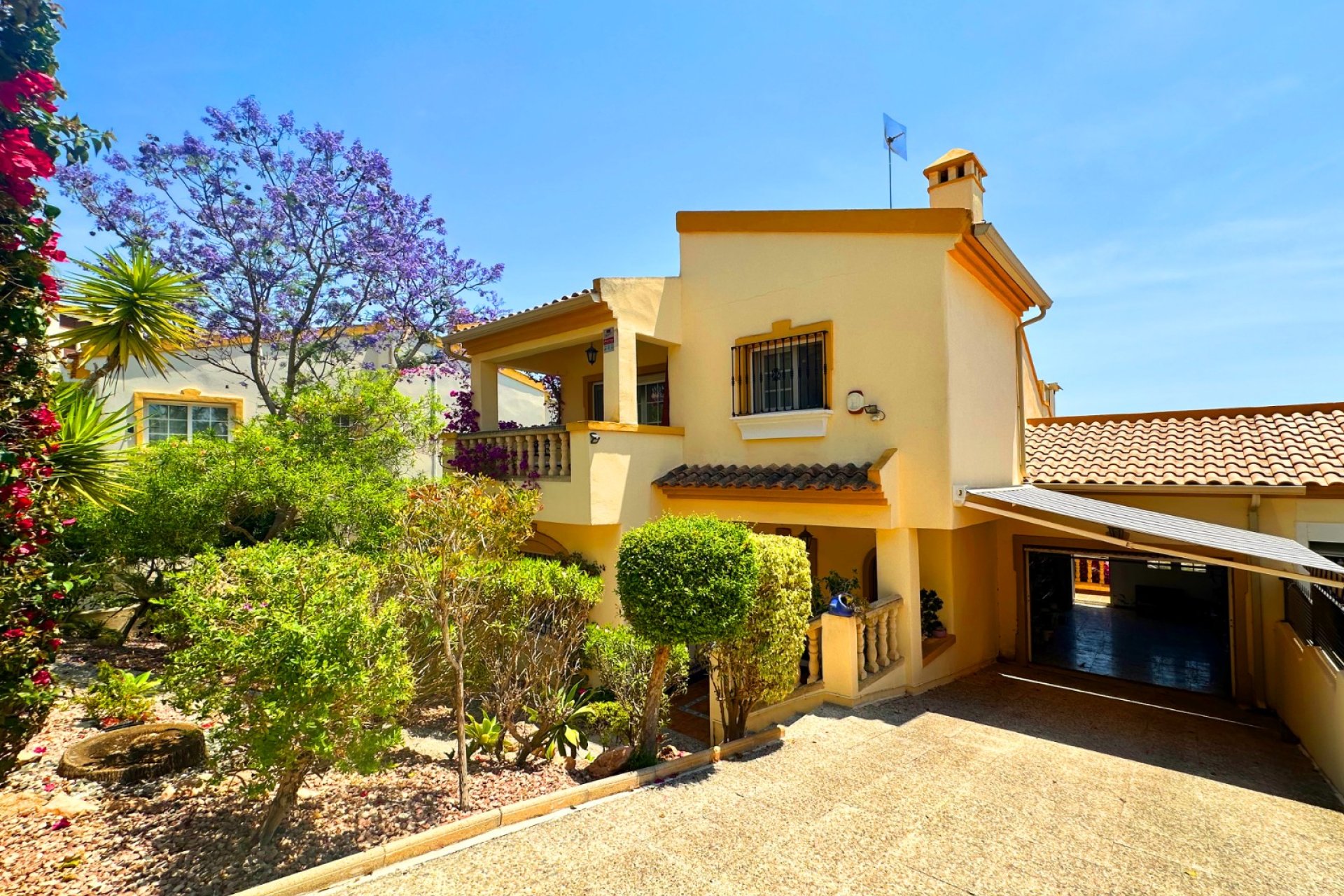 Resale - Villa -
Orihuela Costa - Costa Blanca