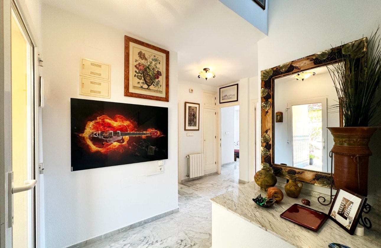 Resale - Villa -
Orihuela Costa - Costa Blanca