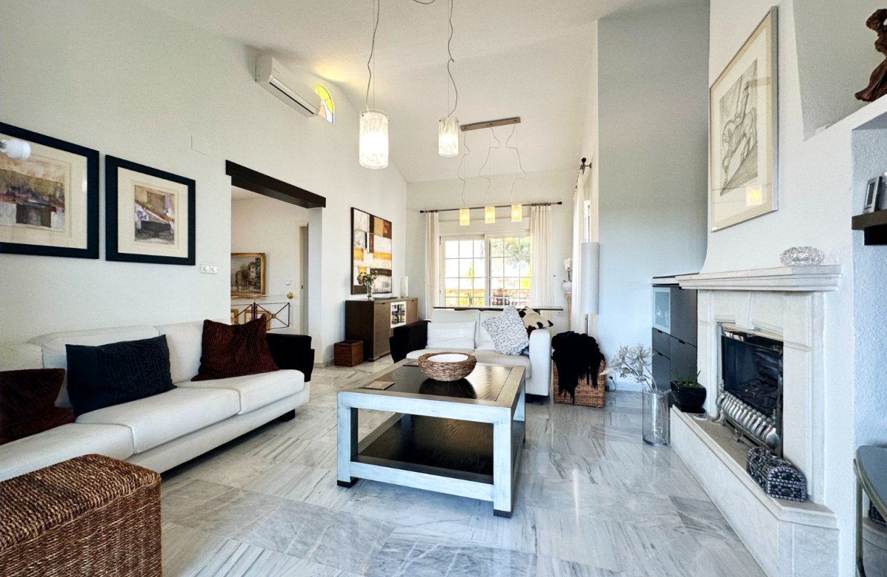 Resale - Villa -
Orihuela Costa - Costa Blanca