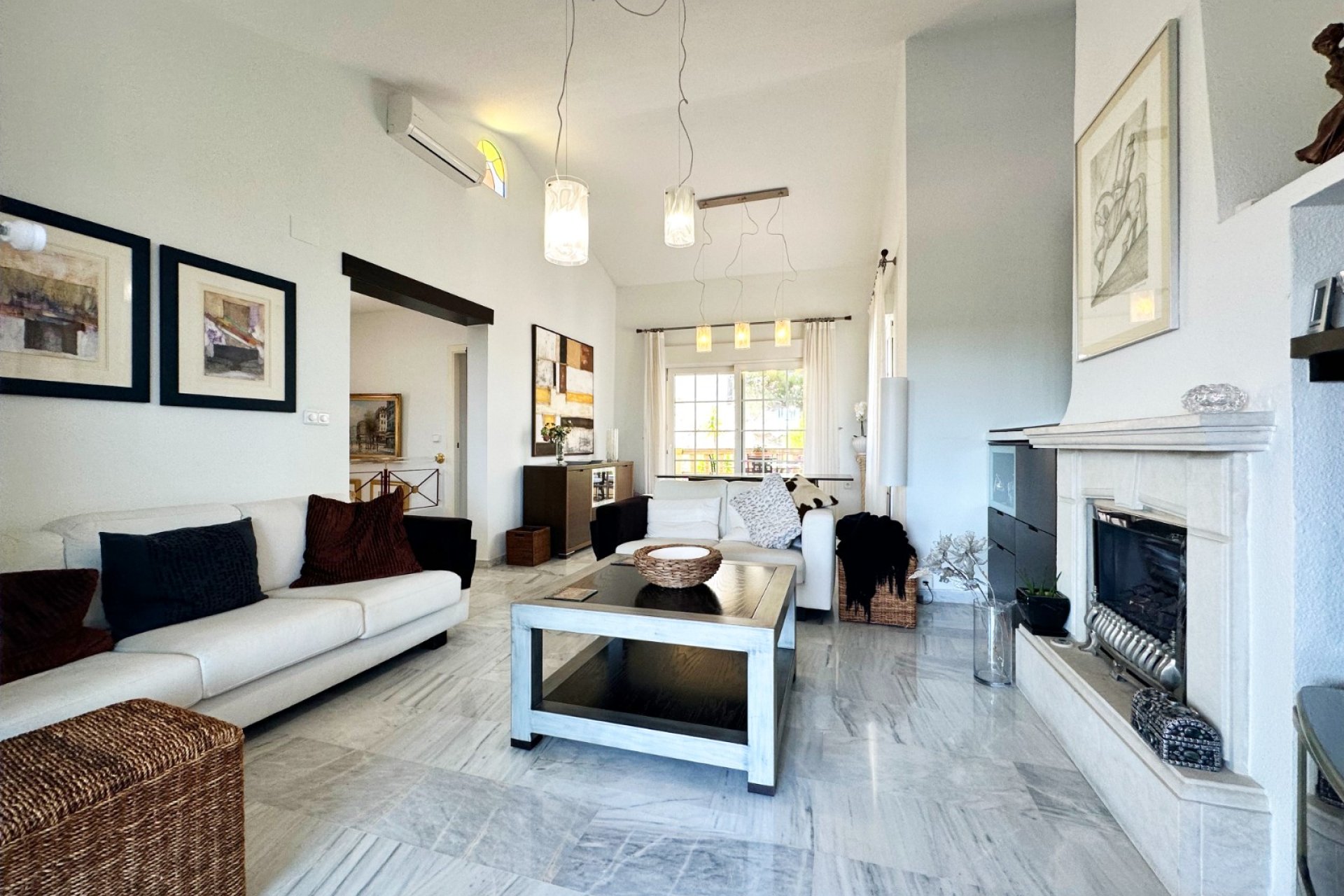 Resale - Villa -
Orihuela Costa - Costa Blanca