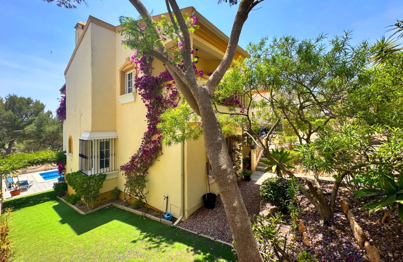 Resale - Villa -
Orihuela Costa - Costa Blanca