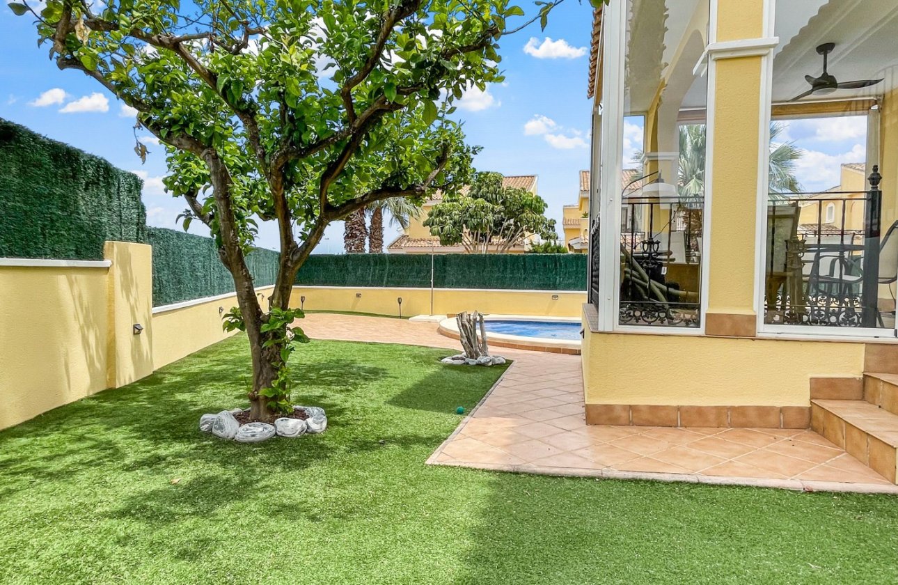 Resale - Villa -
Orihuela Costa - Costa Blanca
