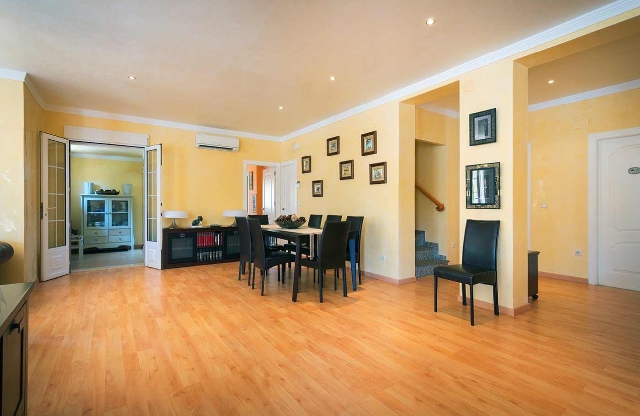 Resale - Villa -
Orihuela Costa - Costa Blanca