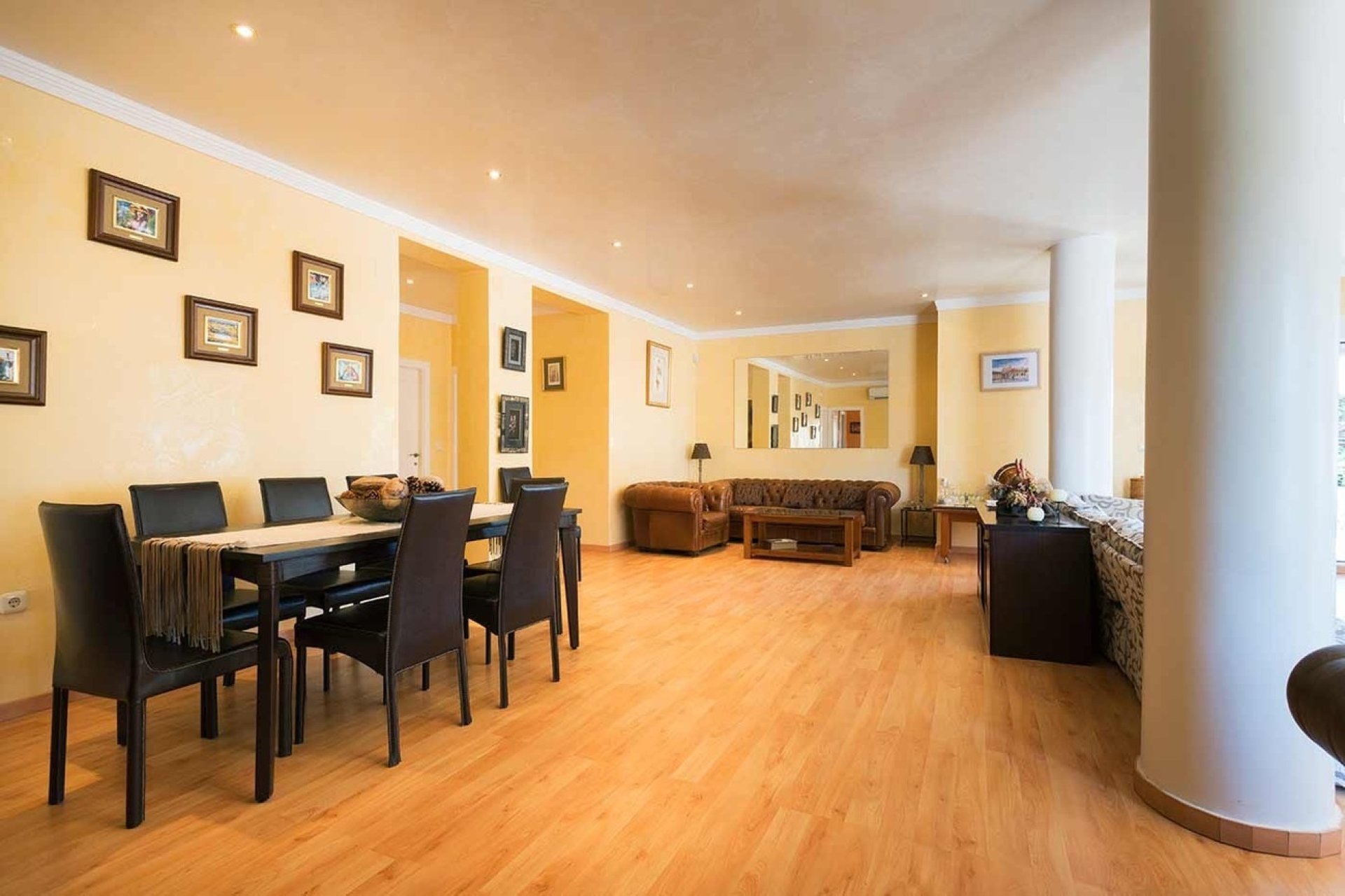 Resale - Villa -
Orihuela Costa - Costa Blanca