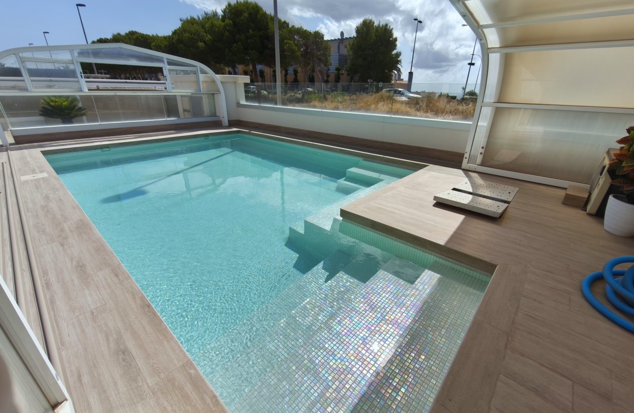 Resale - Villa -
Orihuela Costa - Costa Blanca