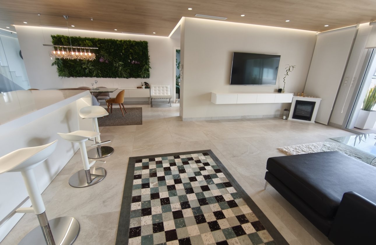 Resale - Villa -
Orihuela Costa - Costa Blanca