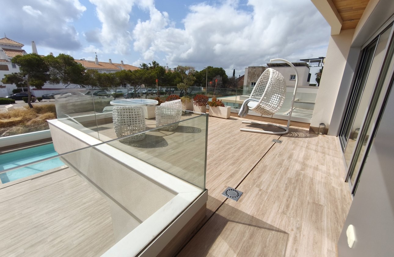 Resale - Villa -
Orihuela Costa - Costa Blanca