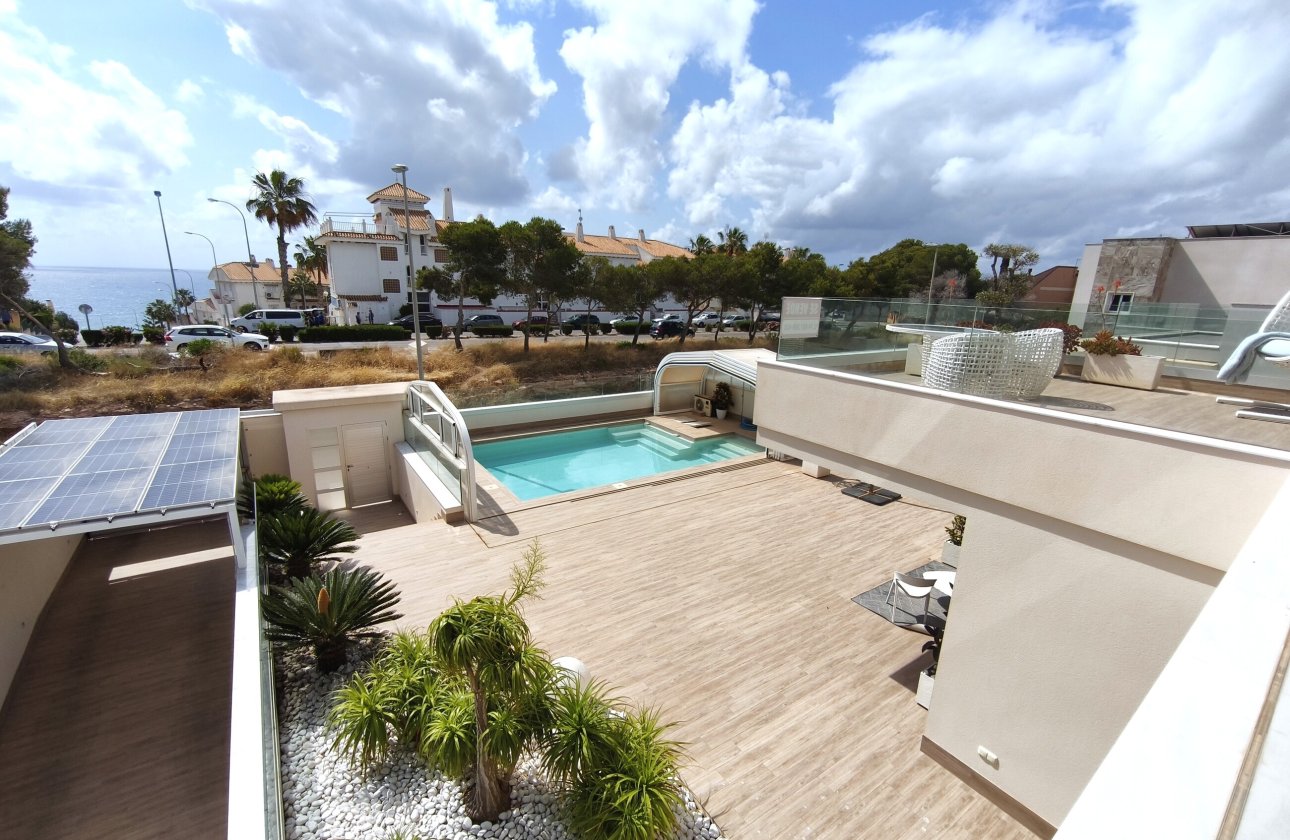 Resale - Villa -
Orihuela Costa - Costa Blanca