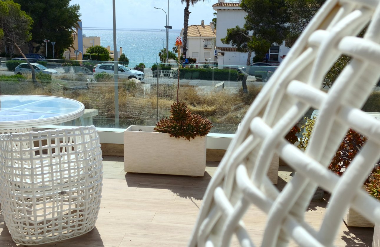 Resale - Villa -
Orihuela Costa - Costa Blanca