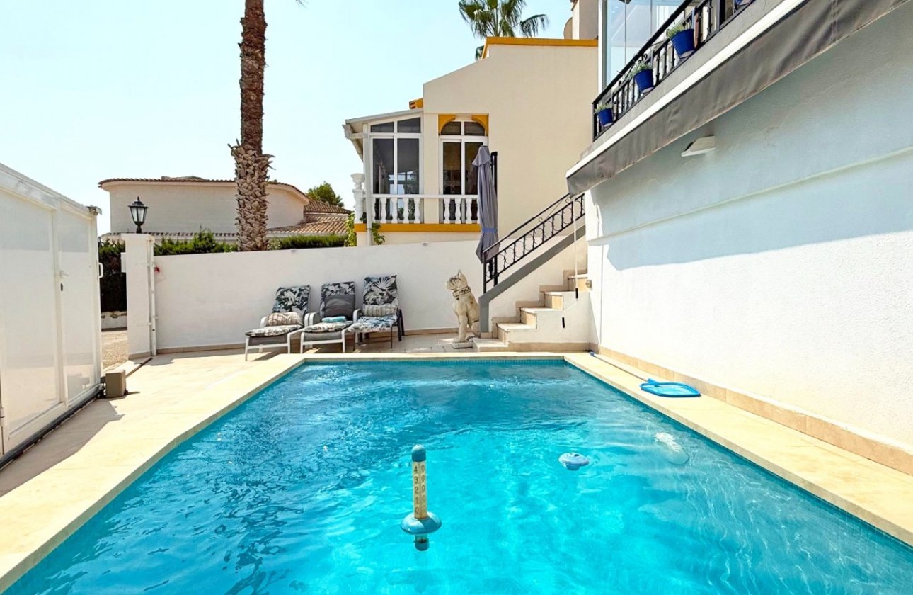 Resale - Villa -
Orihuela Costa - Costa Blanca