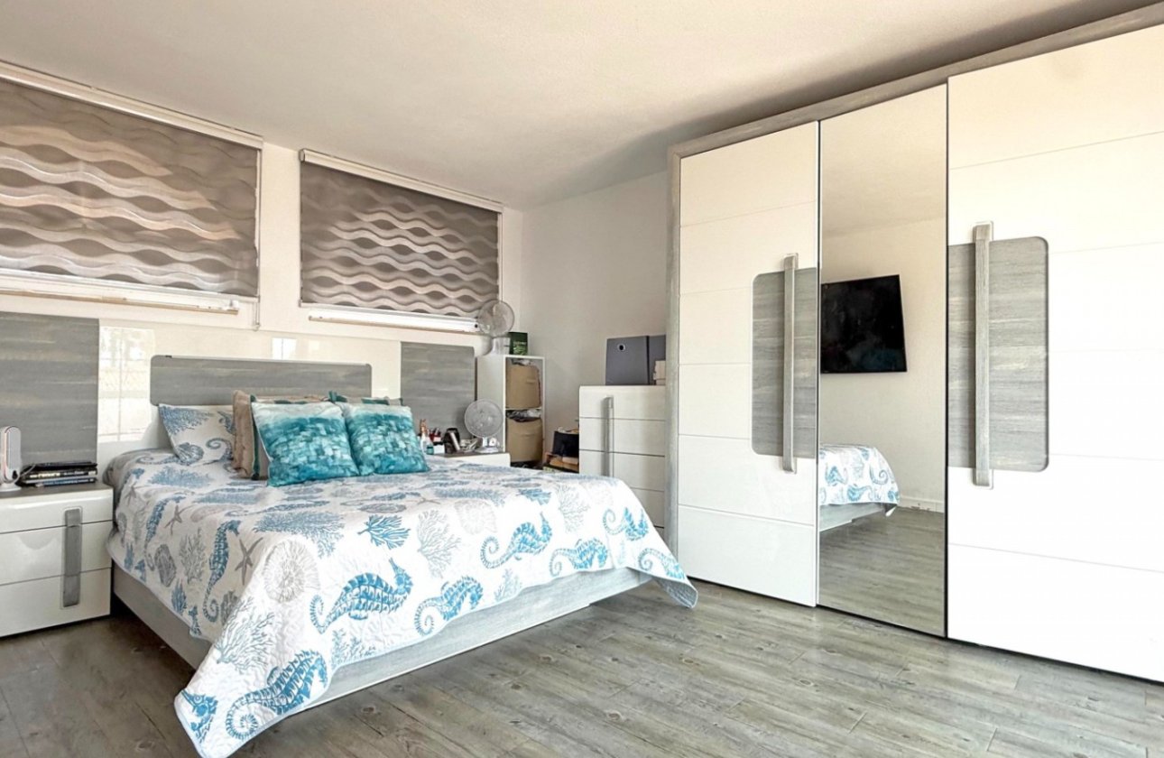 Resale - Villa -
Orihuela Costa - Costa Blanca