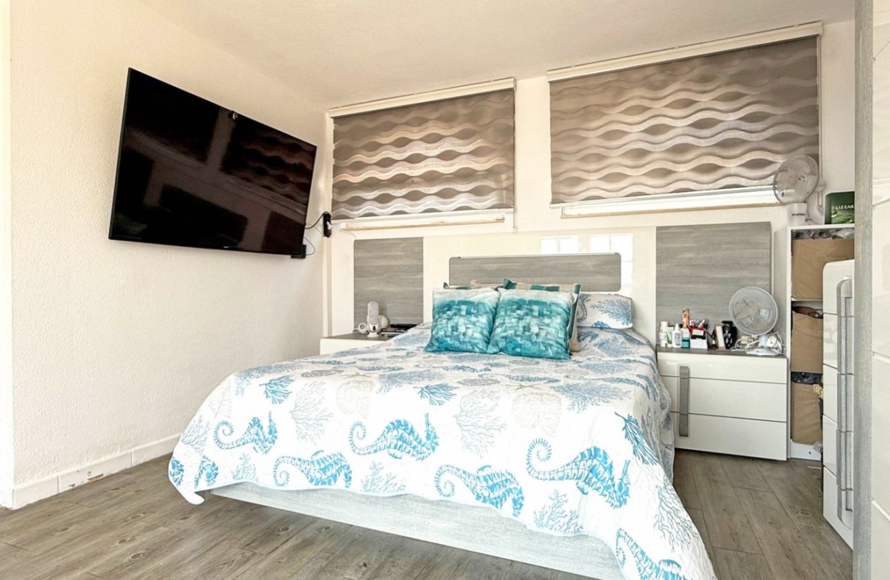 Resale - Villa -
Orihuela Costa - Costa Blanca